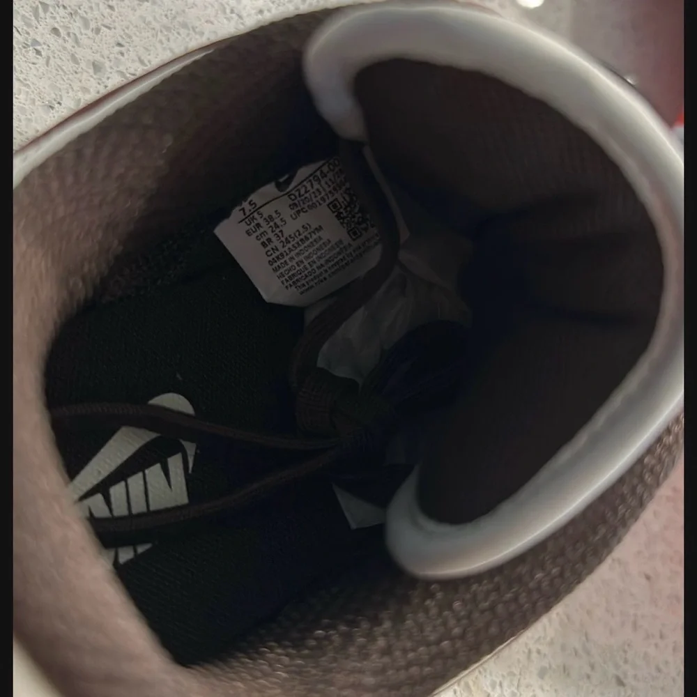 Nike Women's Sneakers in Brown and White - Picture 4 of 7